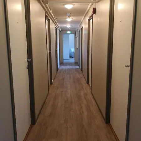 Kinsarvik Hostel Хостел *
