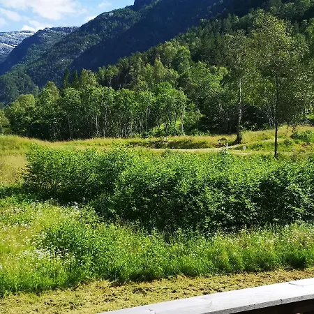 Kinsarvik Hostel Хостел *