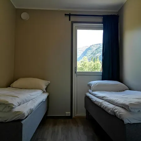 Kinsarvik Hostel * Кинсарвик