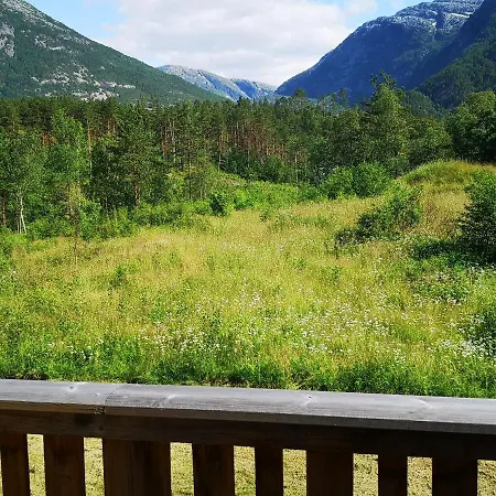Kinsarvik Hostel Кинсарвик