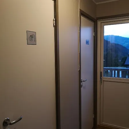 Хостел Kinsarvik Hostel *