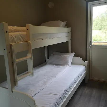 Kinsarvik Hostel Хостел